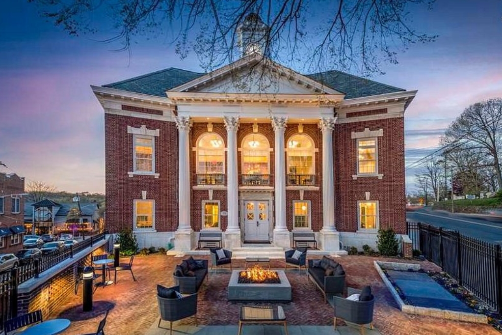 Hampton Inn & Suites Huntington Downtown